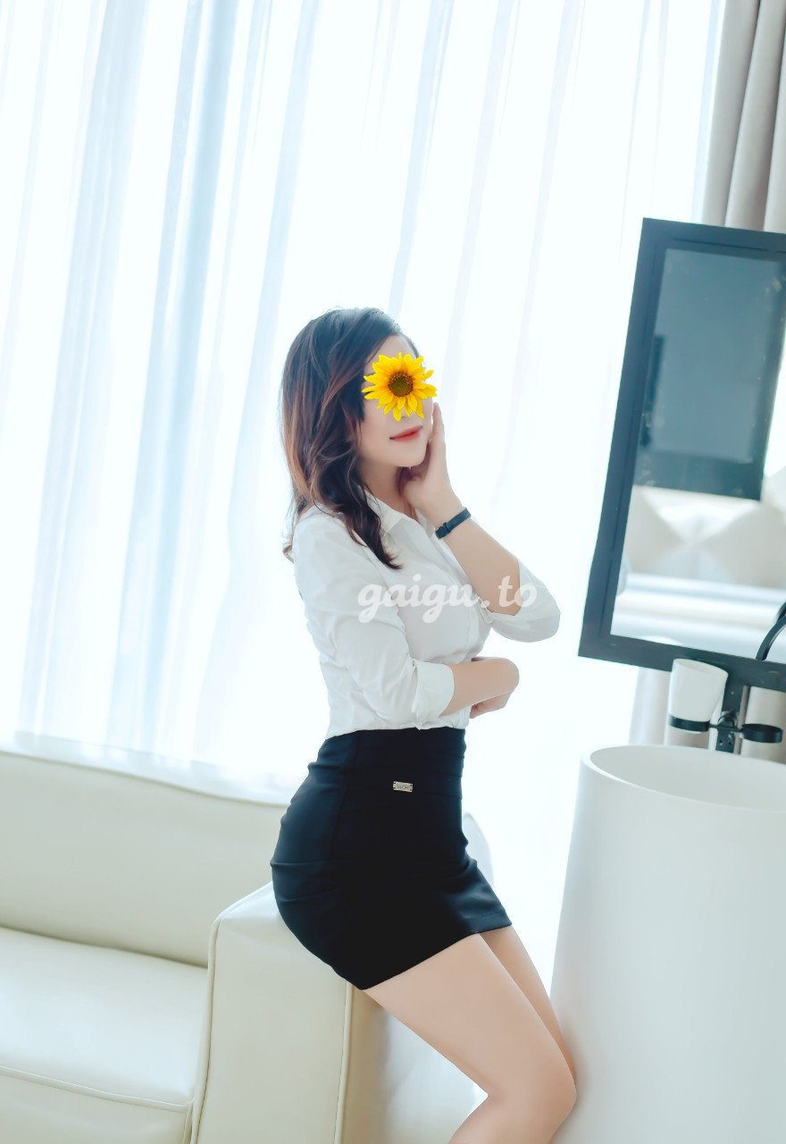 BẢO LINH – VUI VẺ NHIỆT TÌNH CHIỀU KHÁCH, YÊU KHÁCH